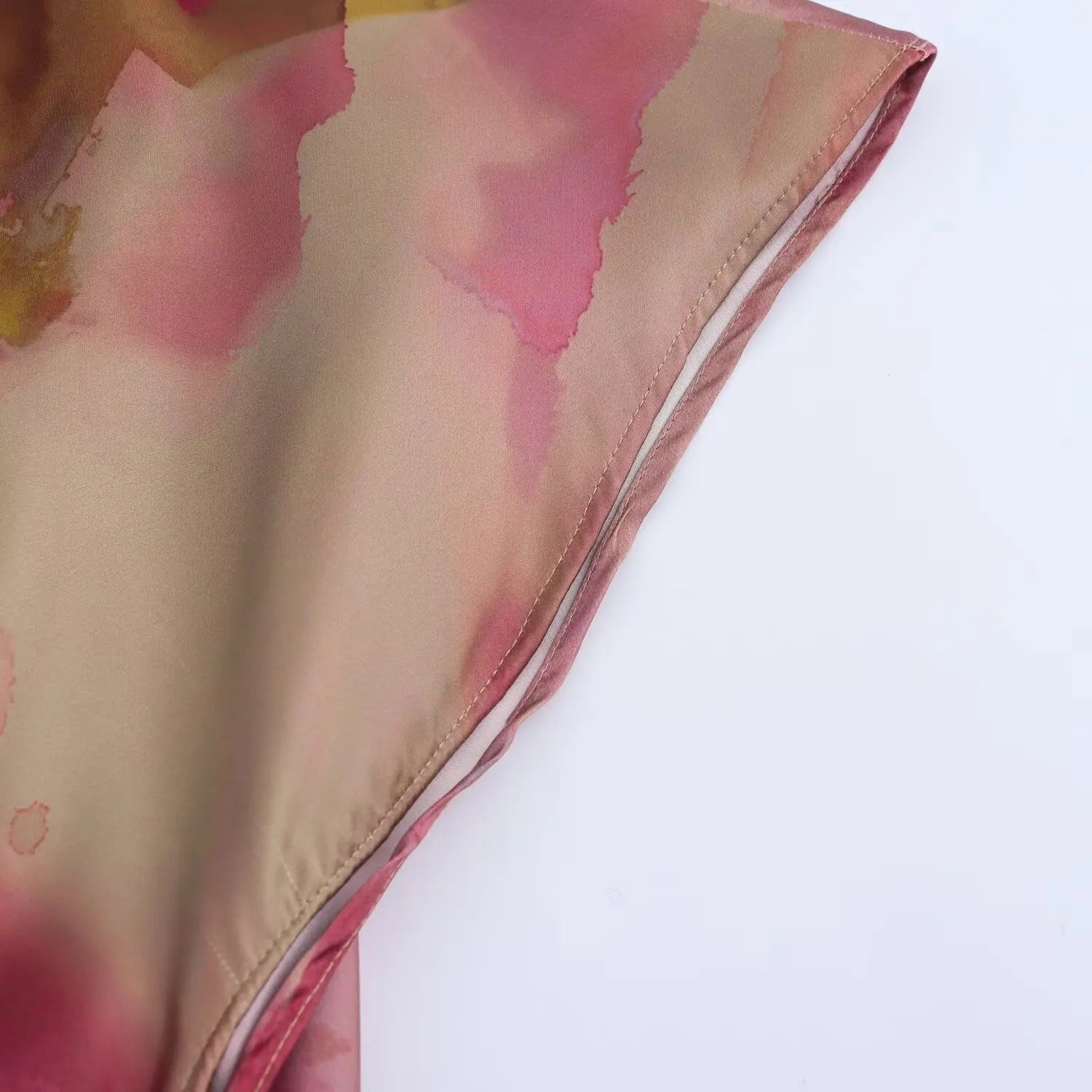 Amaya | Vestido Midi Estampado con Cintura Ajustada y Nudo Decorativo