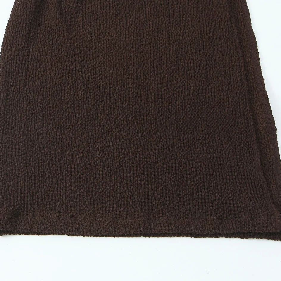 Alma | Vestido Midi Halter con Espalda Descubierta y Textura Calada