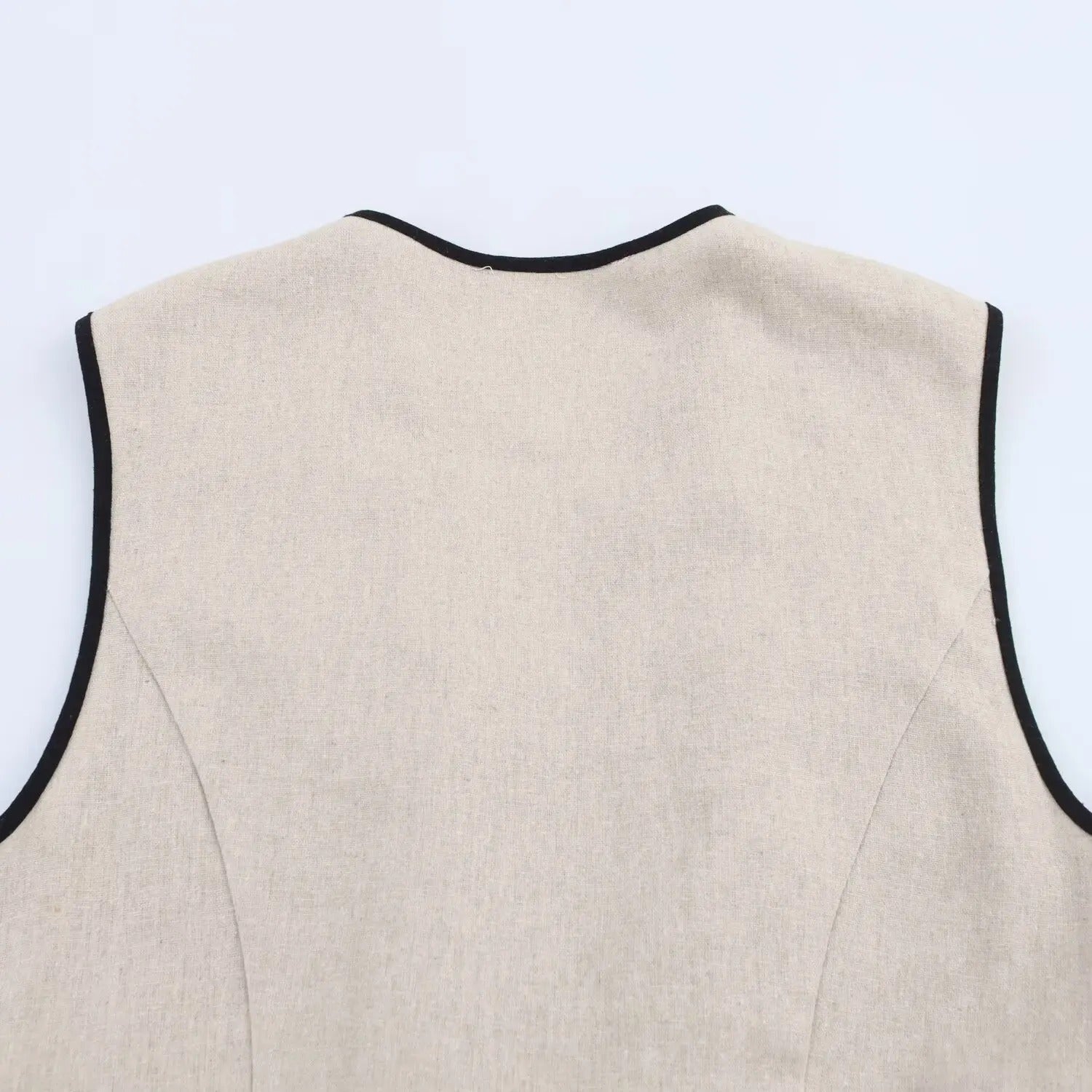 Vera | Vestido Midi Sin Mangas con Escote en V y Cinturón Decorativo