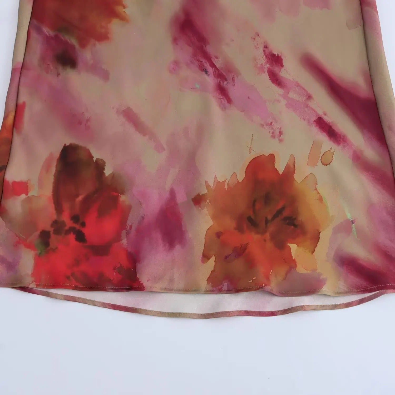 Amaya | Vestido Midi Estampado con Cintura Ajustada y Nudo Decorativo