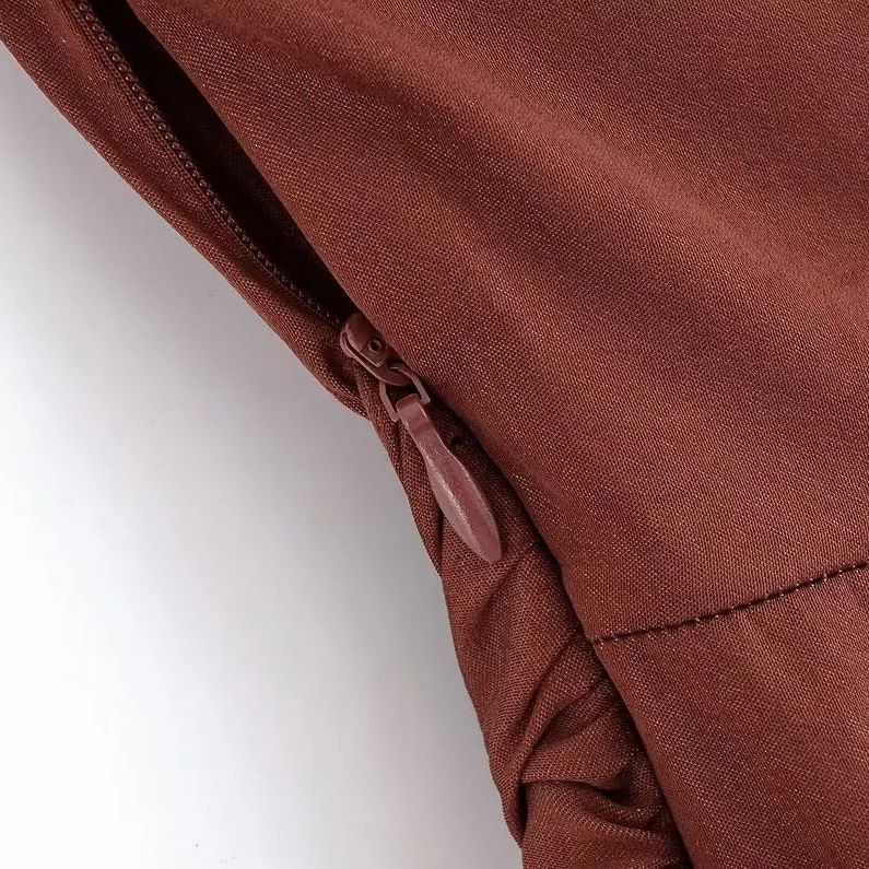Lucía | Vestido Mini Elegante con Escote Halter y Detalles Dorados