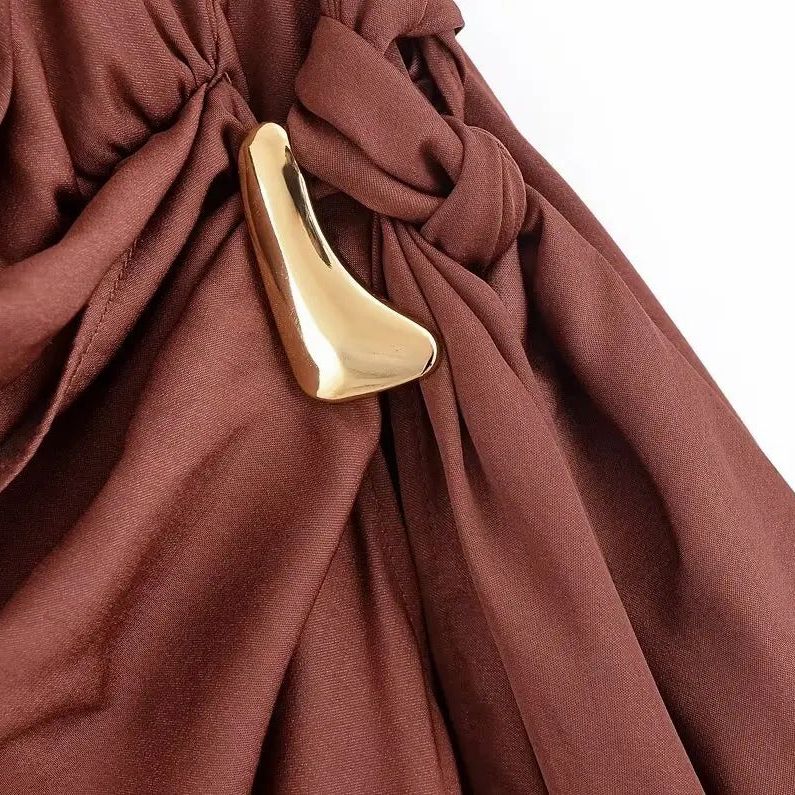 Lucía | Vestido Mini Elegante con Escote Halter y Detalles Dorados