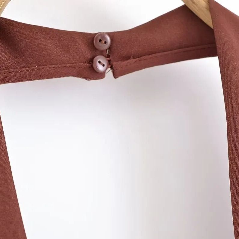 Lucía | Vestido Mini Elegante con Escote Halter y Detalles Dorados