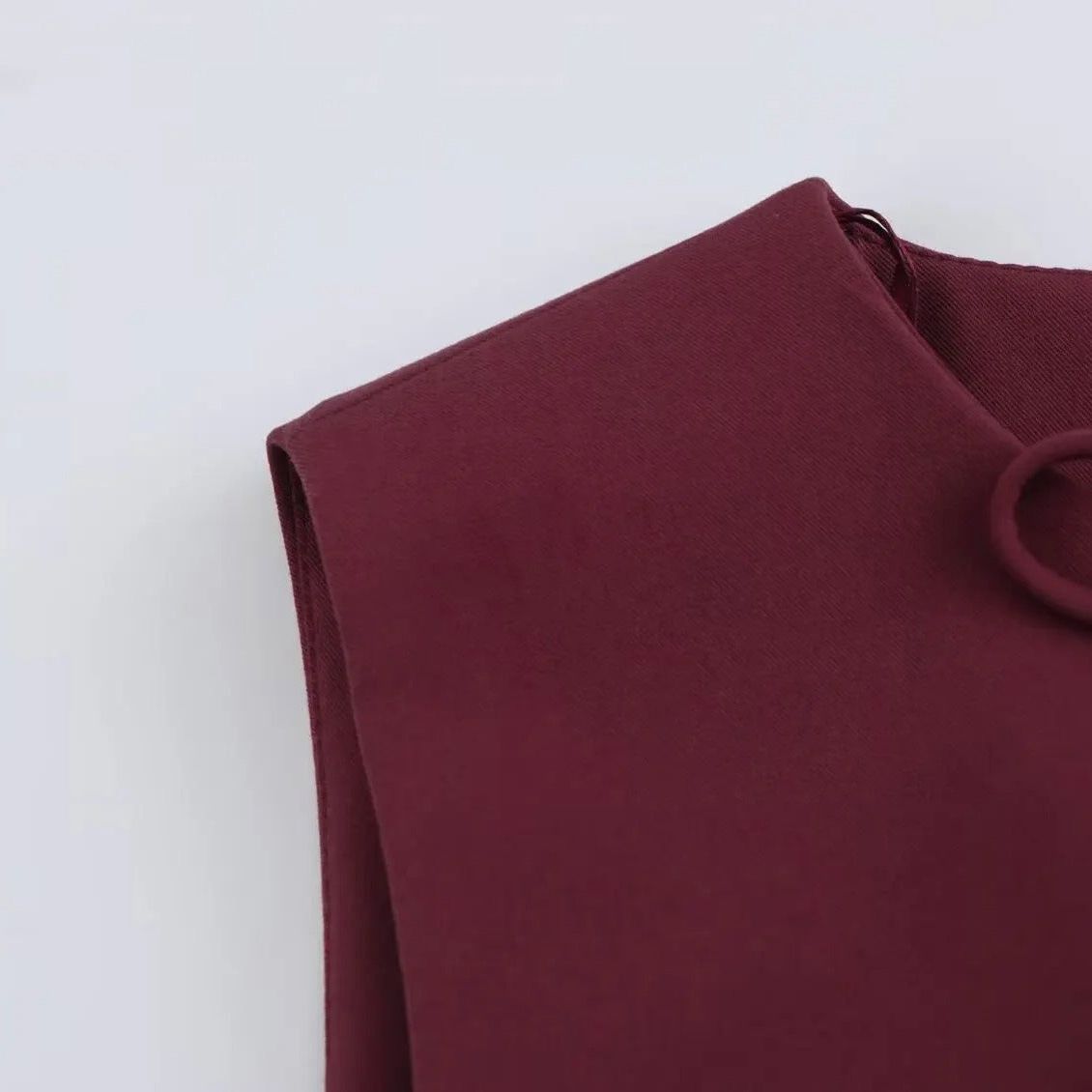 Siena | Vestido Mini Sin Mangas con Lazo Decorativo