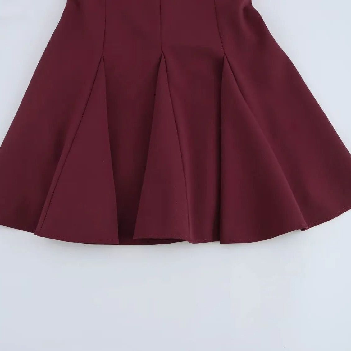 Siena | Vestido Mini Sin Mangas con Lazo Decorativo